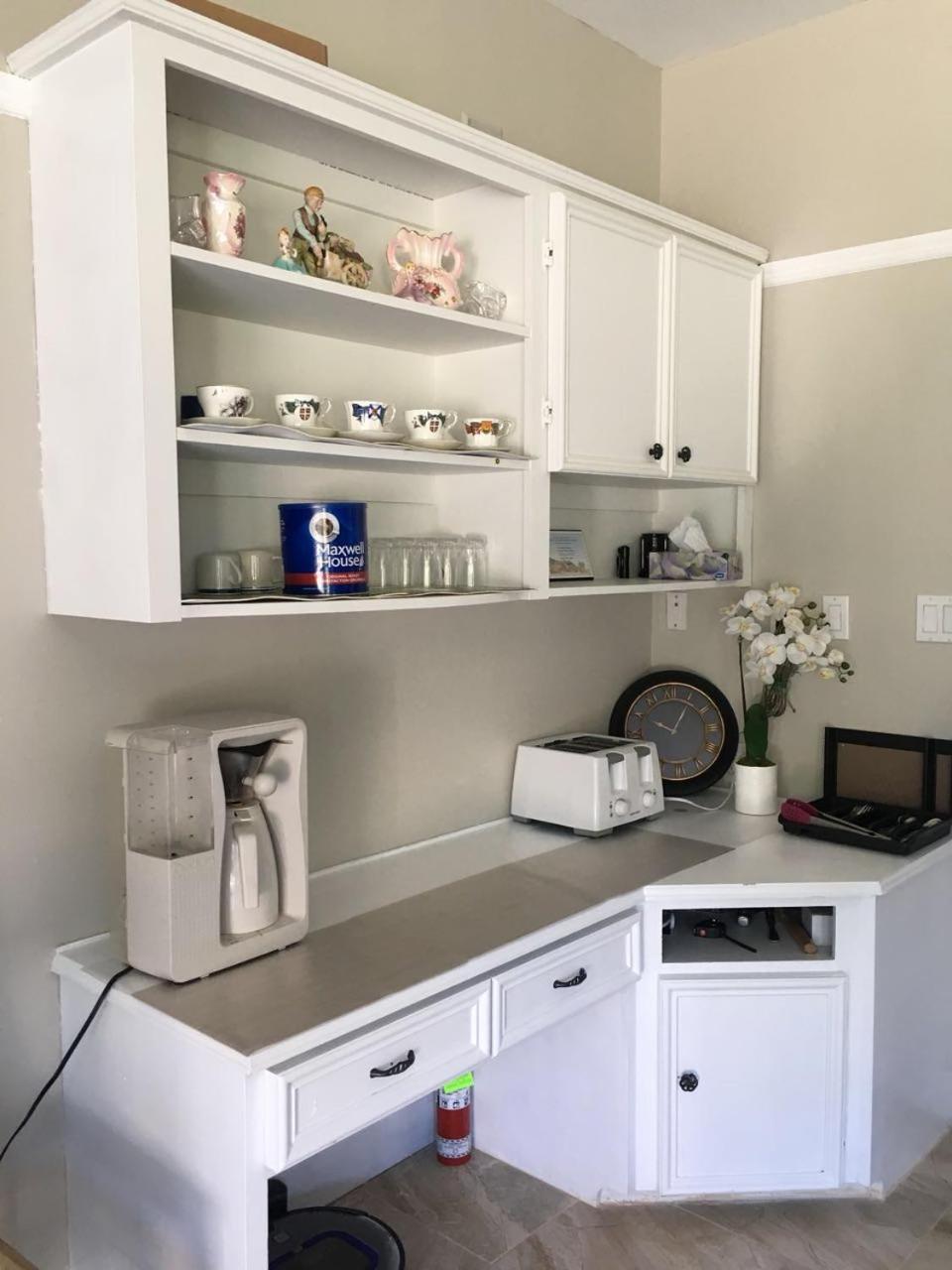 Bed and Breakfast Seaview White House Stratford Экстерьер фото